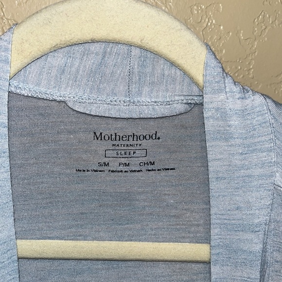 Motherhood Maternity Robe - Picture 4 of 10